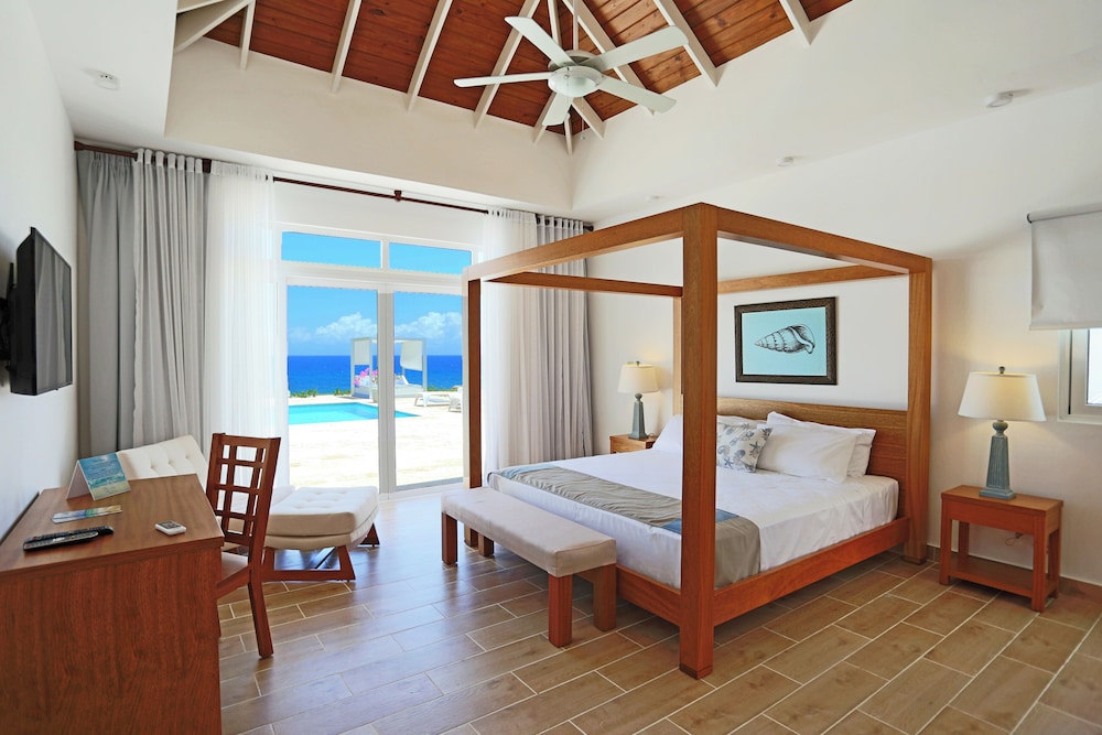 4 bedroom ocean front villa