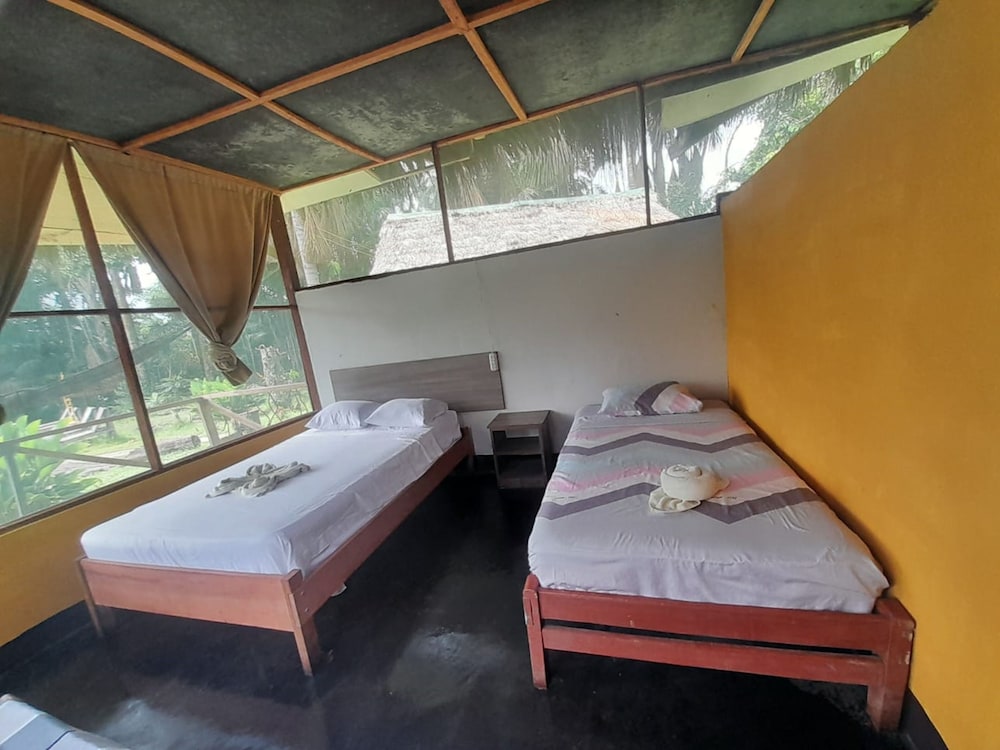 Basic Cabin, 2 Twin Beds photo 1