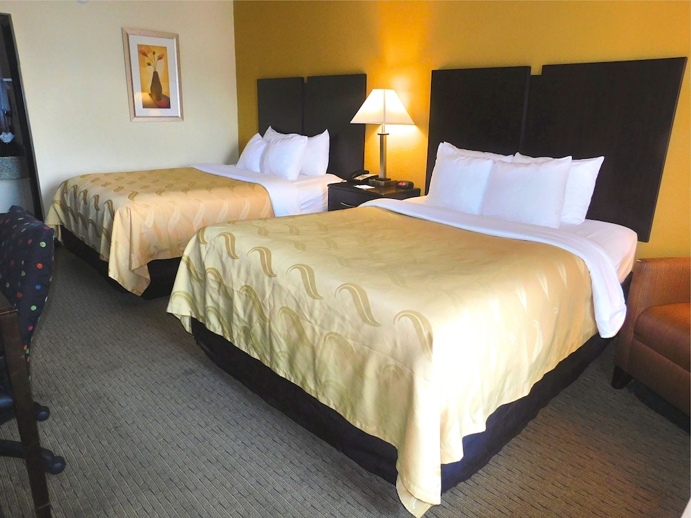 Standard Room, 2 Queen Beds, Non Smoking photo 2
