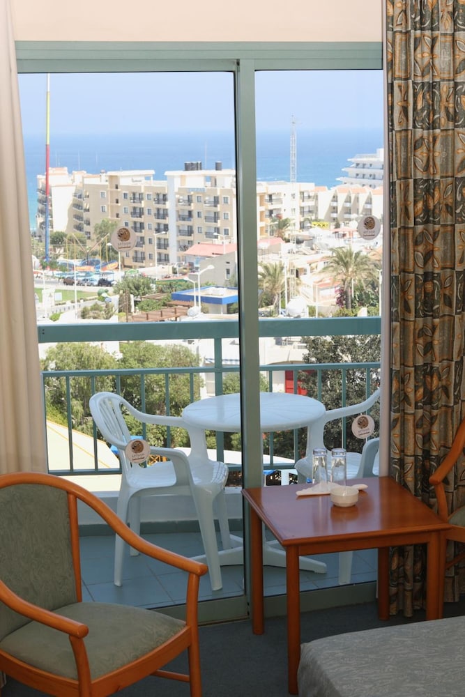 Double or Twin Room, Resort View photo 3