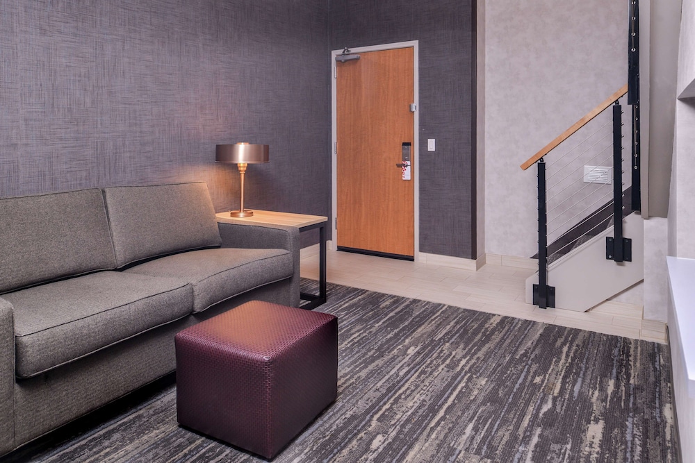 Suite, Multiple Beds - Photo 5