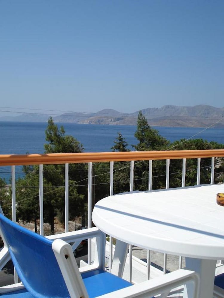 Family Apartment, 2 Bedrooms, Kitchenette, Sea View - Photo 5