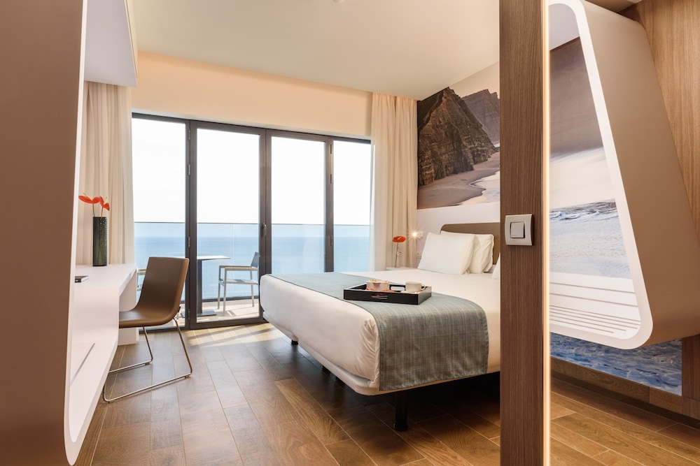 Double Room Single Use, City View thumbnail 6