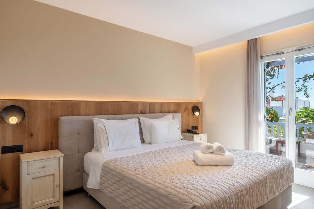 Quadruple Sea View Room (NEW RENOVATED)