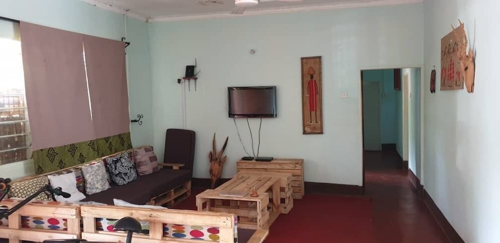 Shared Dormitory (6 Sleeper) photo 2