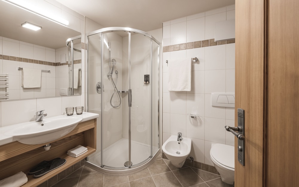 Double Room (Mountain Classic) photo 2