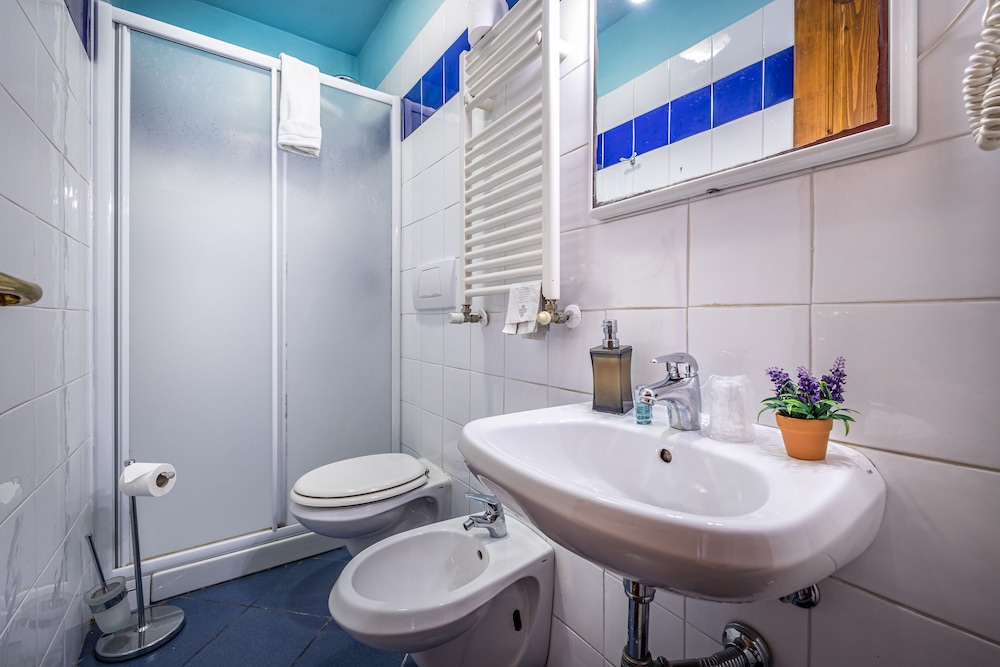 Superior Triple Room photo 3