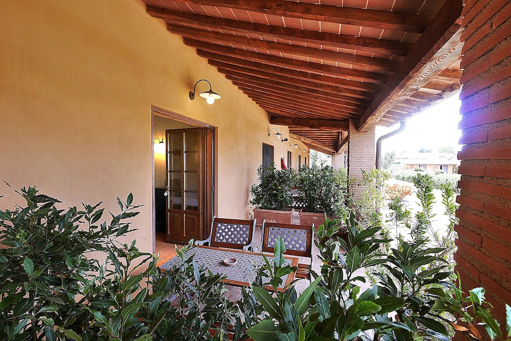Apartment, 2 Bedrooms, Patio photo 2