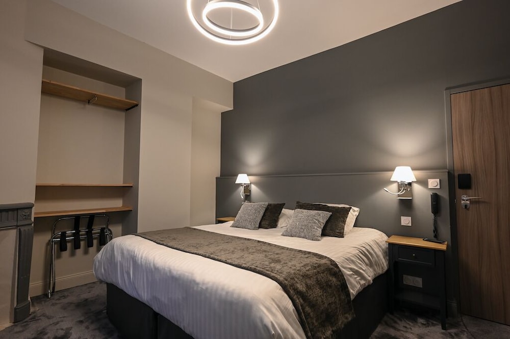 Executive Room - Photo 8