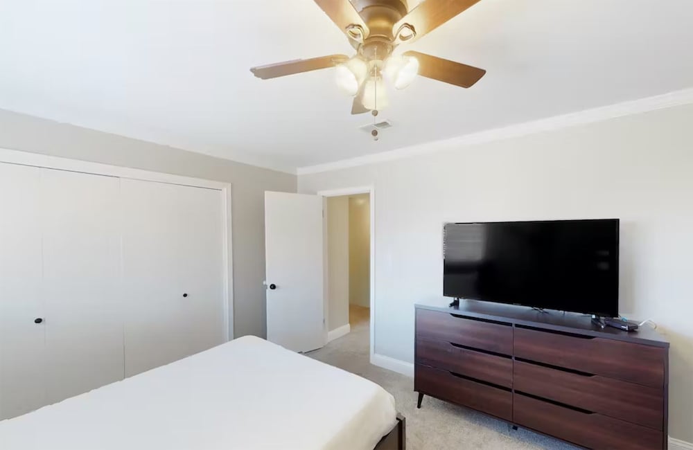 House, Multiple Beds (Summerhouse Townhomes #27) photo 3