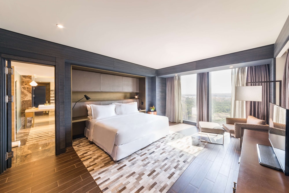 Presidential Suite (Panoramic View) photo 2