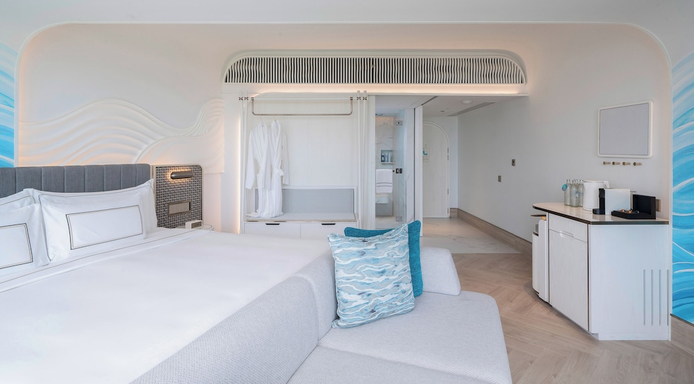 The Level Premium Sea View (2+1)