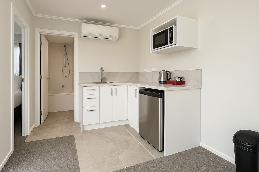 Superior Room, 1 Bedroom, Bathtub - Photo 1