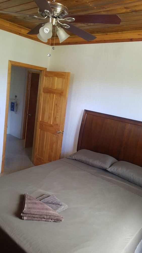 Hill Top Suites photo 2