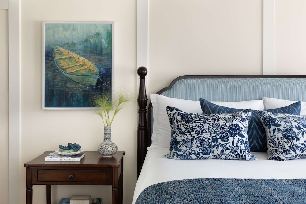 Deluxe Room, 1 King Bed, Accessible