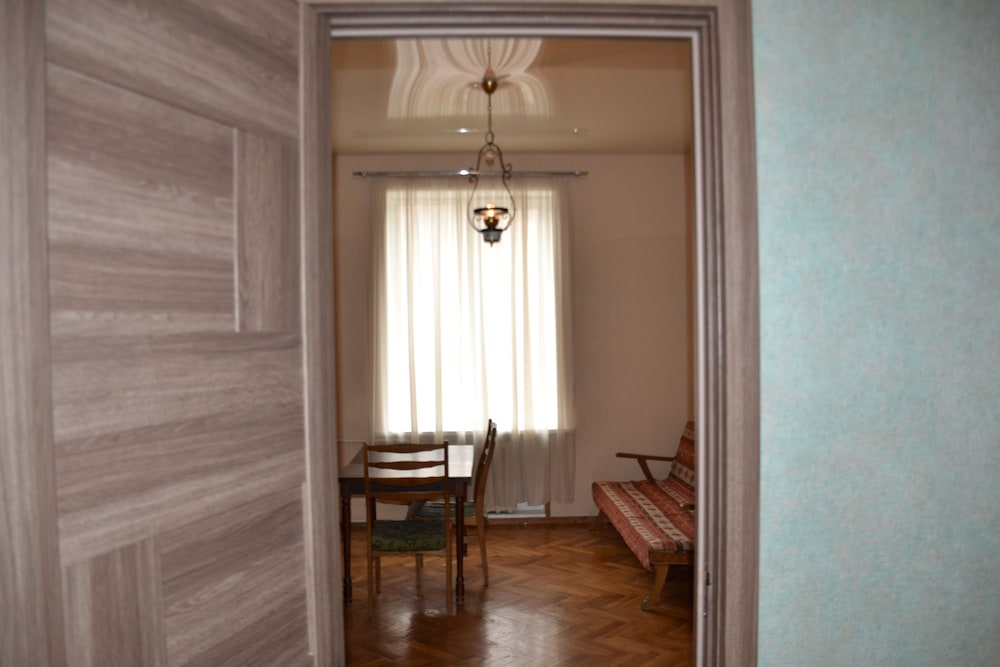 Family Apartment, 2 Bedrooms, Kitchen, Mountain View photo 3