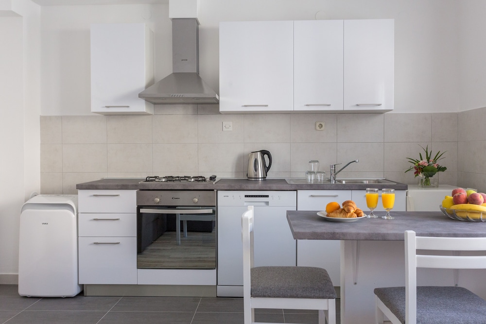 House (Four Bedroom Holiday Home) photo 3