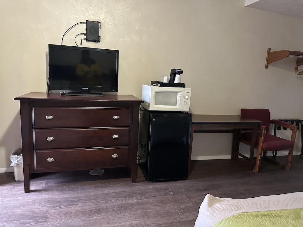 Economy Room, 2 Double Beds photo 1