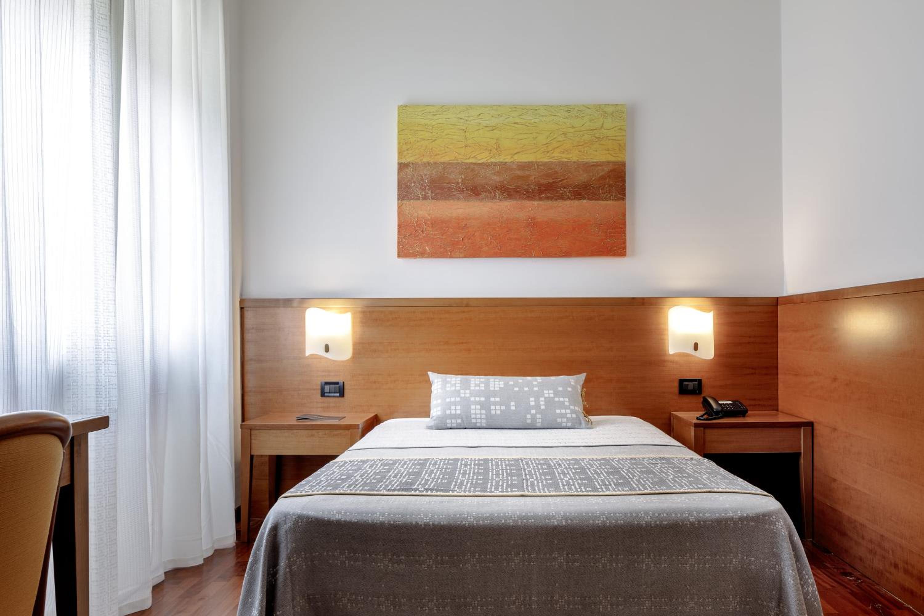 Deluxe Single Room