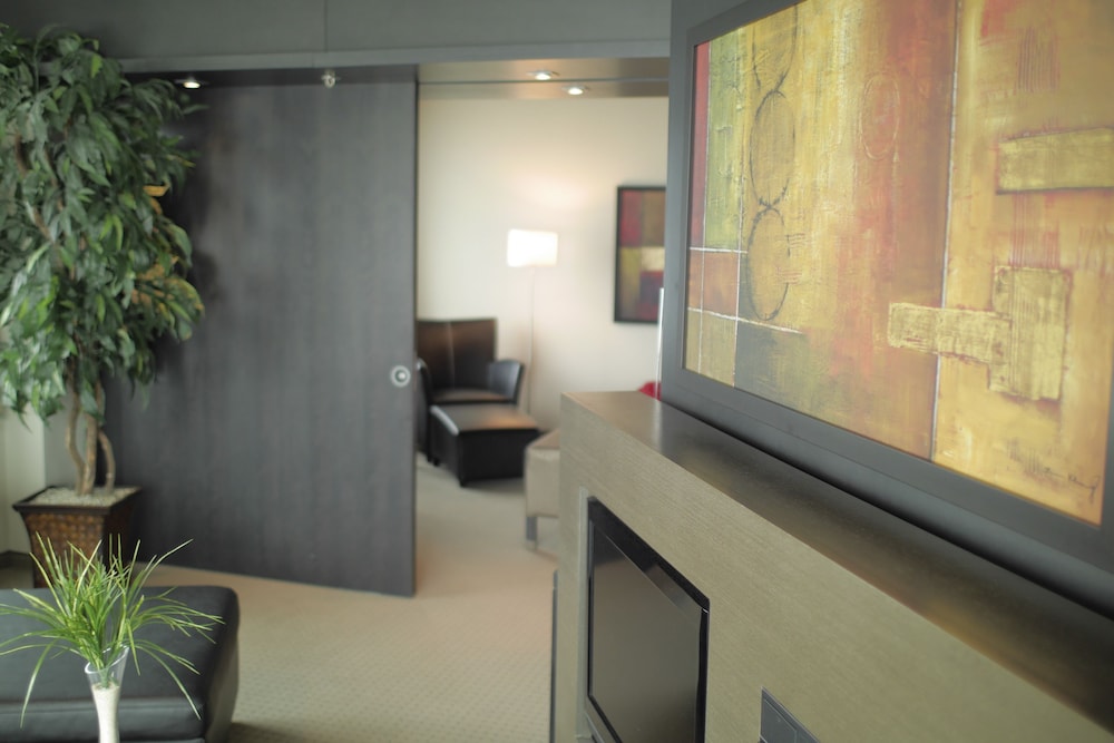 Presidential Suite, 1 King Bed thumbnail 6