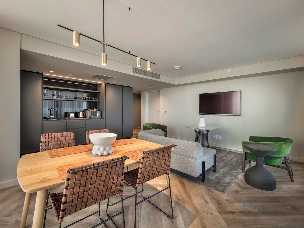 Two Bedroom Apartment - Photo 3