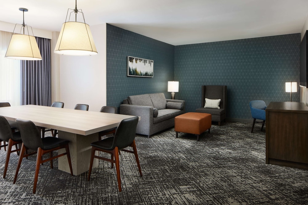 Executive Room, 1 King Bed, Accessible (Hearing, Boardroom) - Photo 3
