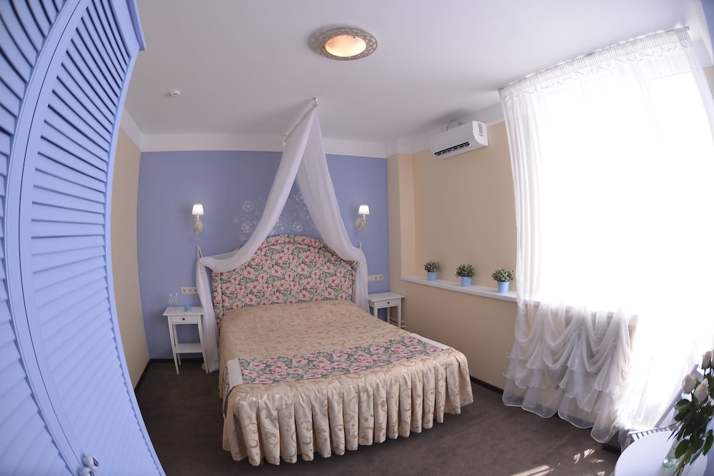 Superior Double Room, 1 Queen Bed, City View photo 3