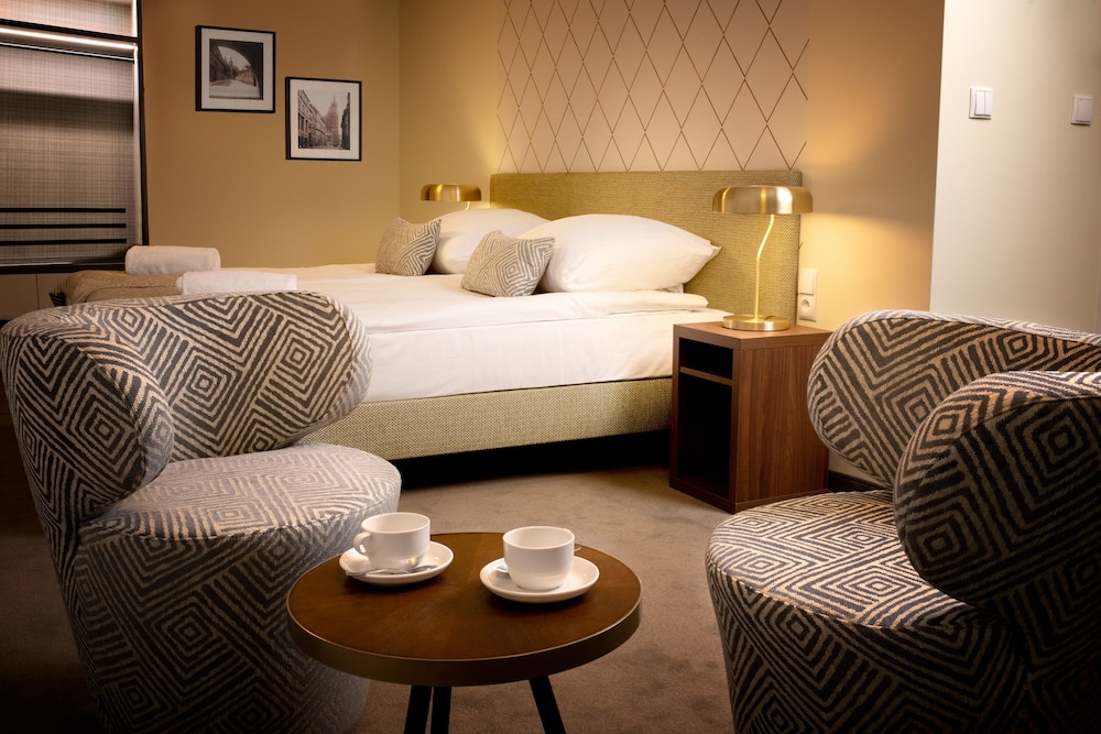 Standard Double or Twin Room, Courtyard Area - Photo 1