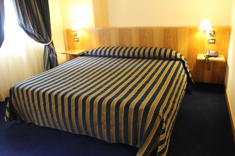 Standard Double Room photo 2