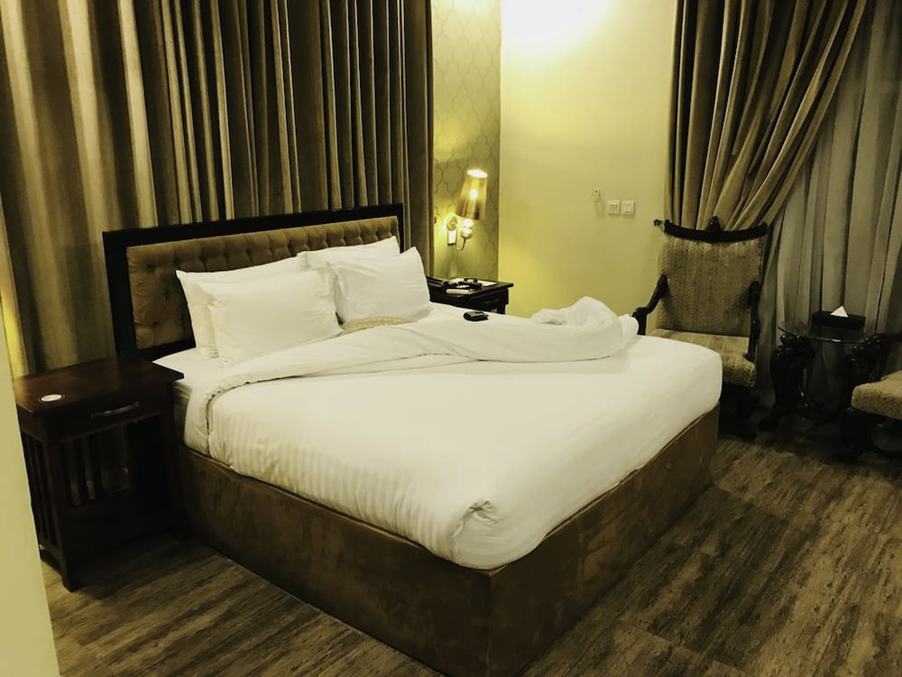 Executive Room