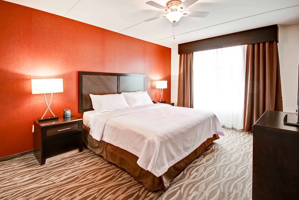 Suite, 1 King Bed, Accessible, Non Smoking (Roll-in Shower) - Photo 1