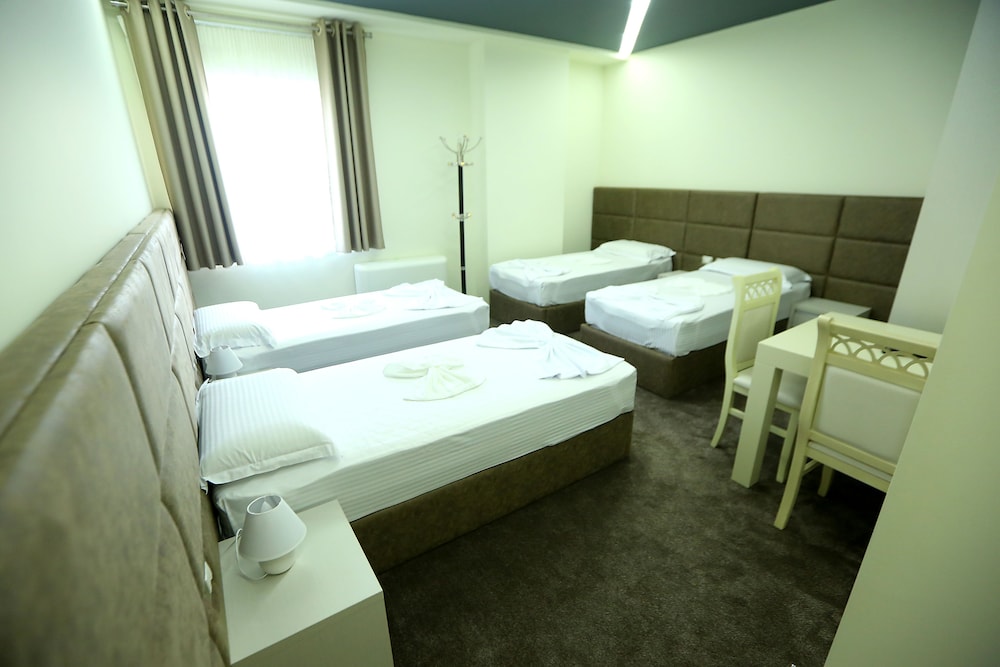 Classic Quadruple Room, Multiple Beds, Non Smoking