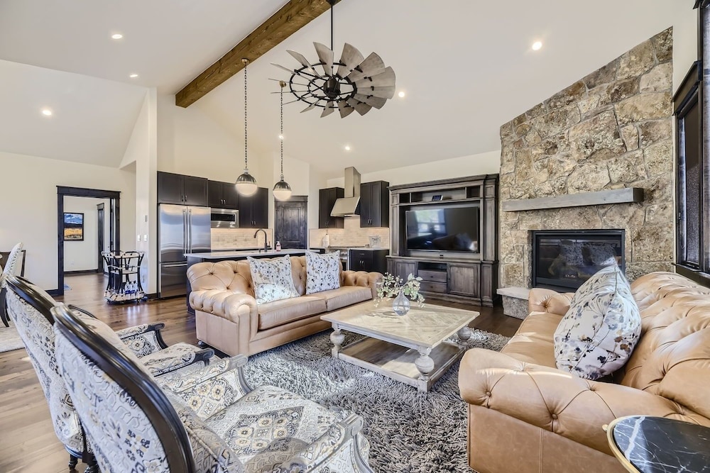 Townhome, 4 Bedrooms