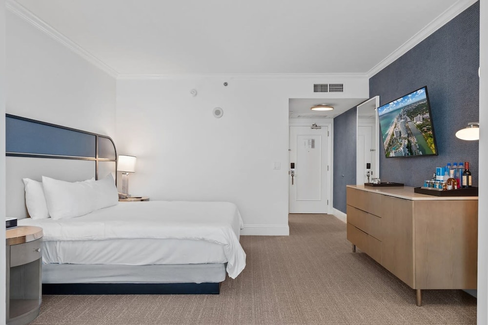 Junior Suite, 1 King Bed with Sofa bed, Balcony, Resort View