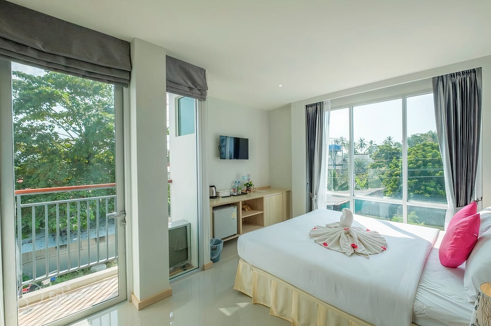 Deluxe Double Room, 1 King Bed photo 1