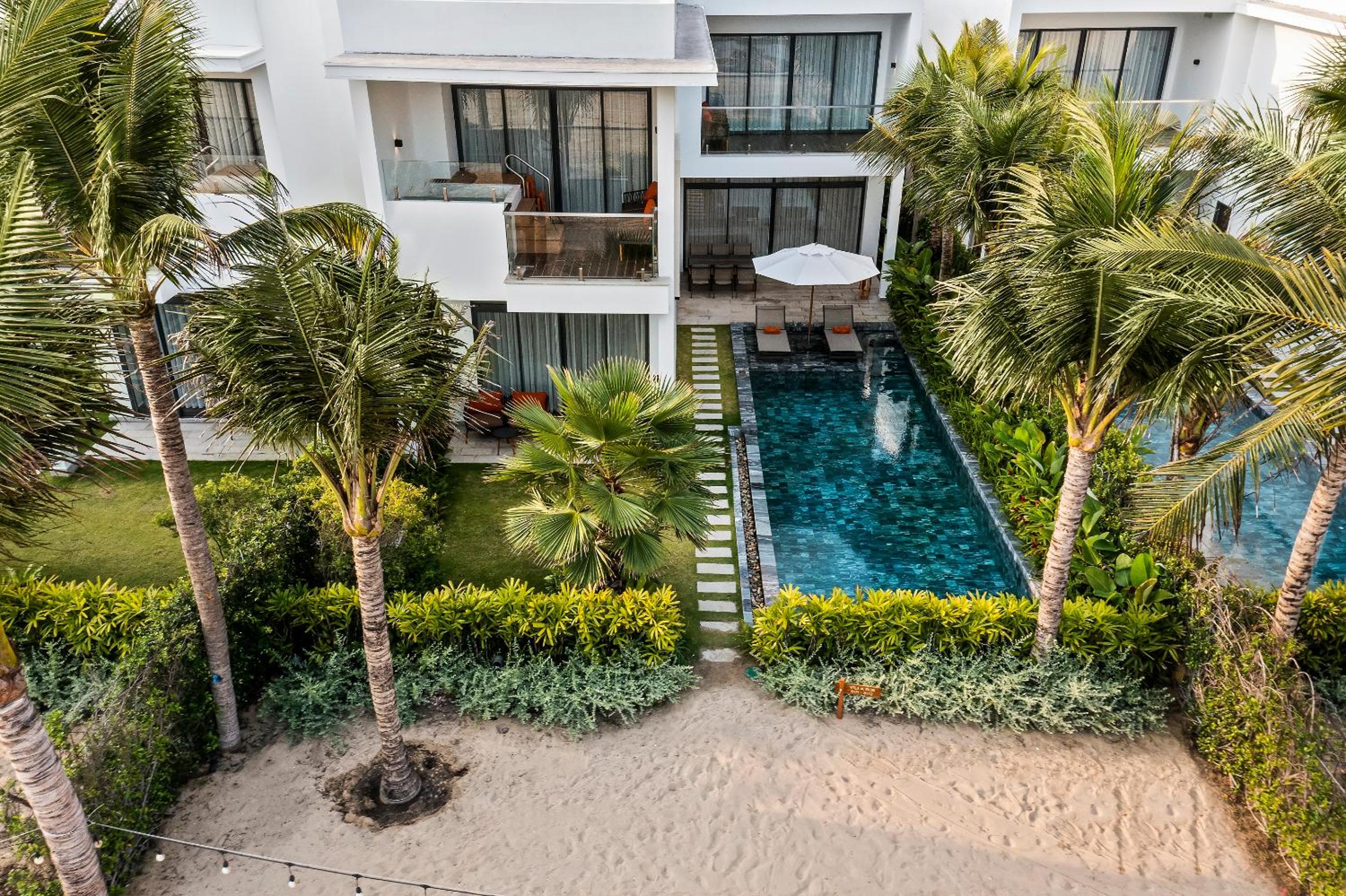Ho Tram Beachfront Three Bedroom Pool Villa - Photo 8