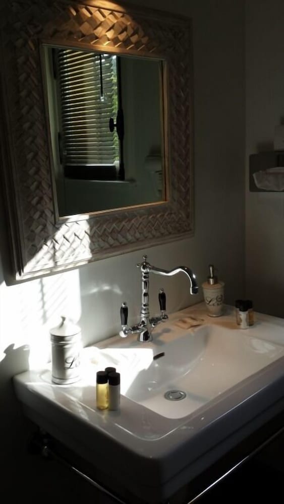Twin Room (Lutèce) photo 2
