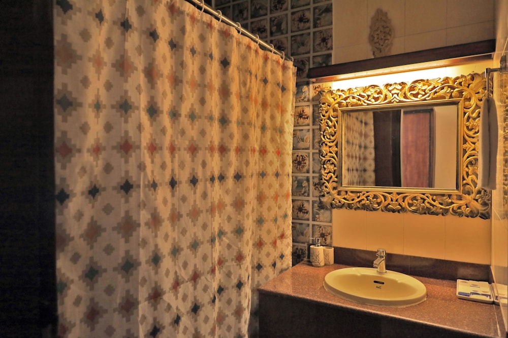 Deluxe Room - Photo 6