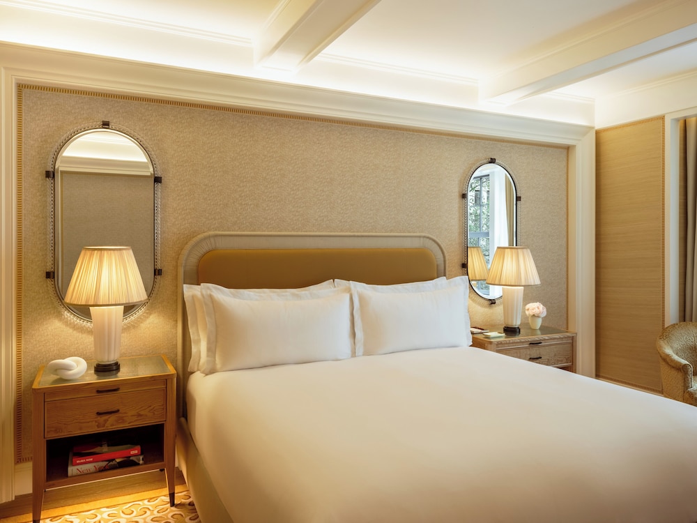 Deluxe Room, 1 King Bed (Grand )