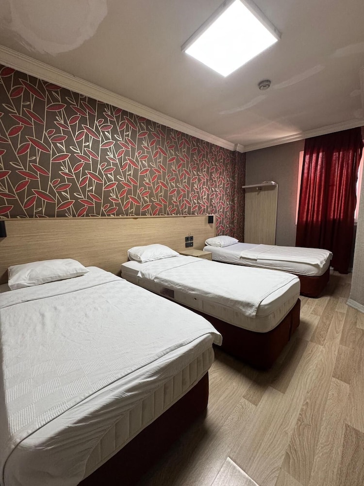 Economy Triple Room, City View