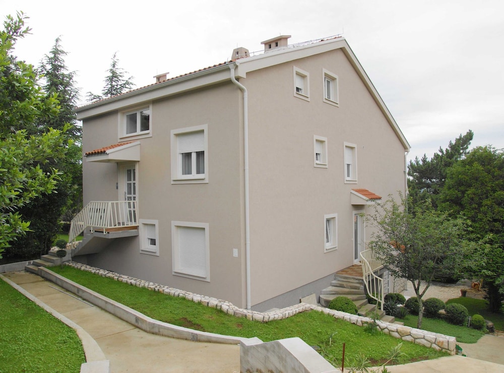 Apartment (Two Bedroom Apartment with Sea View)