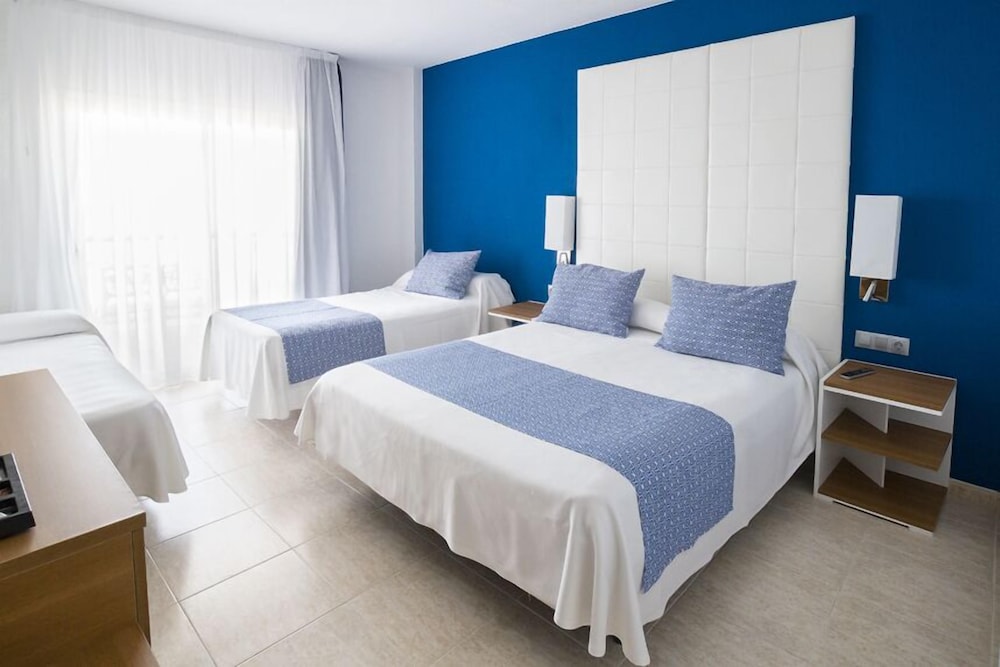 Habitación Cuádruple con Vista Parcial al Mar (213603776)