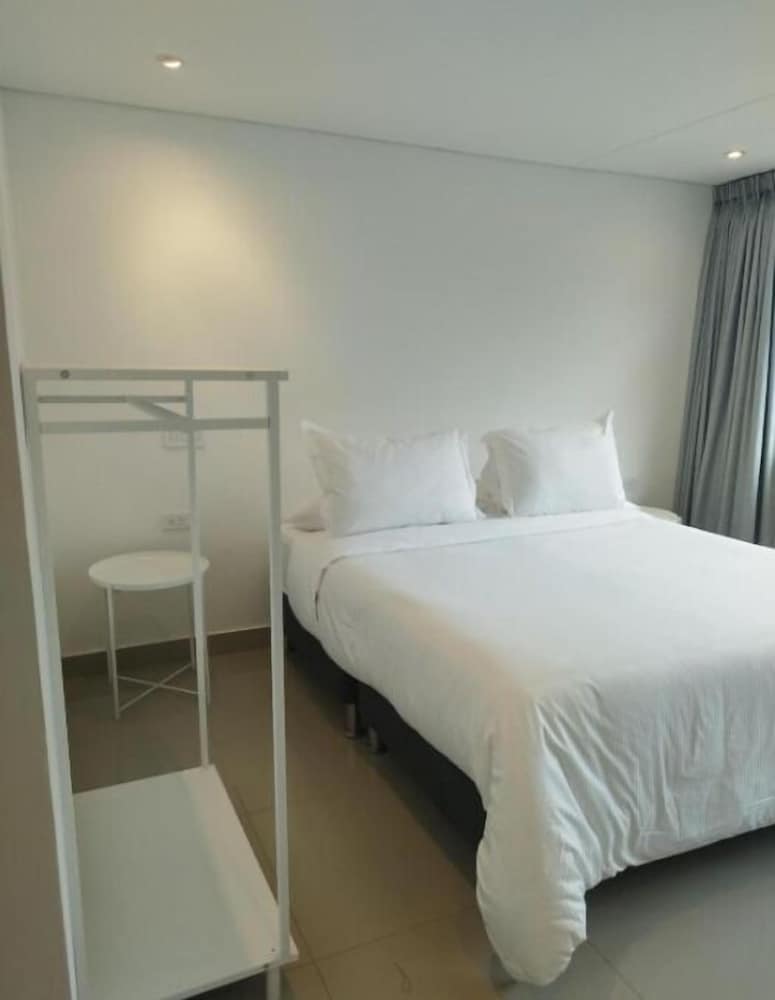 Basic Triple Room, Multiple Beds