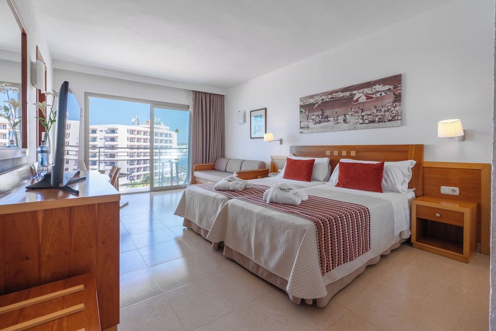 Superior Double Room, Balcony, Sea View (2 Adults + 1 Child) - Photo 3