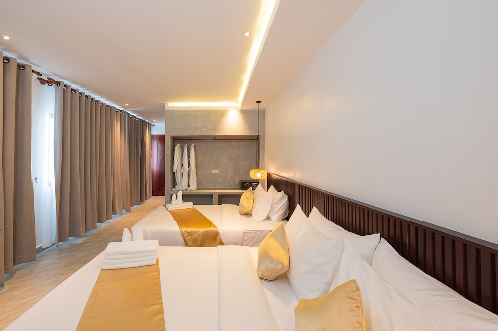 Family Room - Photo 10