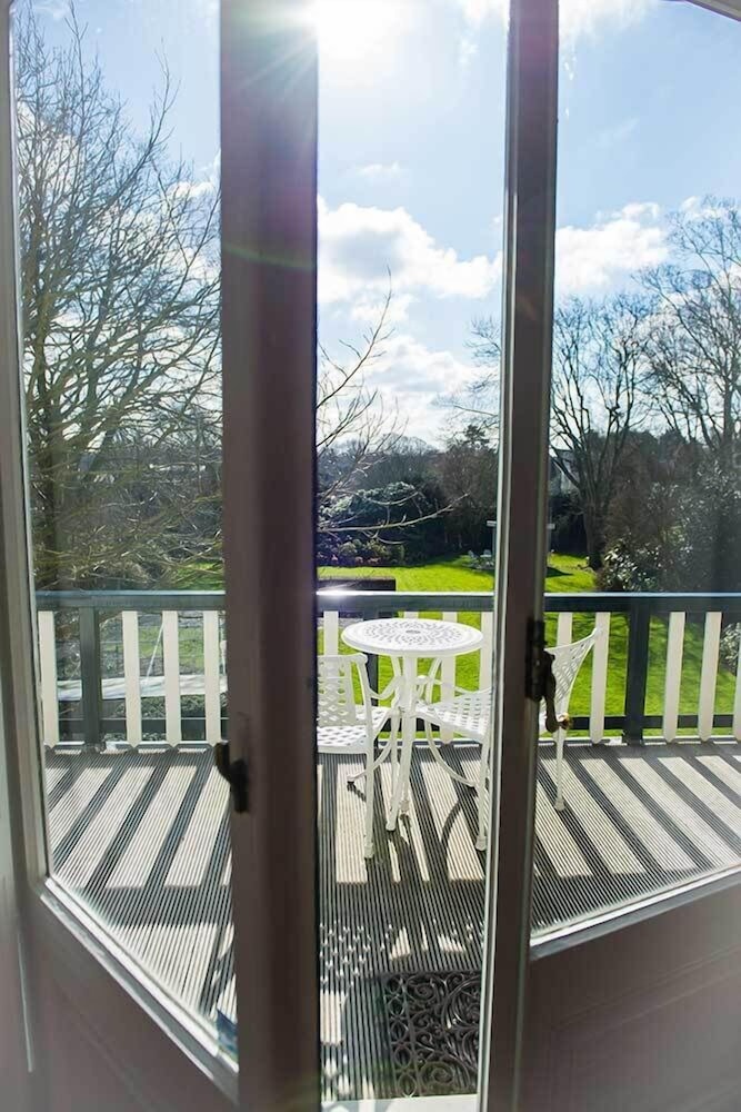 Comfort Double Room, 1 Queen Bed, Balcony, Garden View photo 2