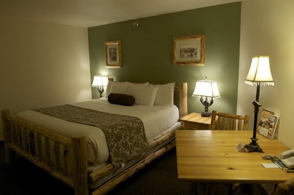 Deluxe Room, 1 King Bed - Photo 3