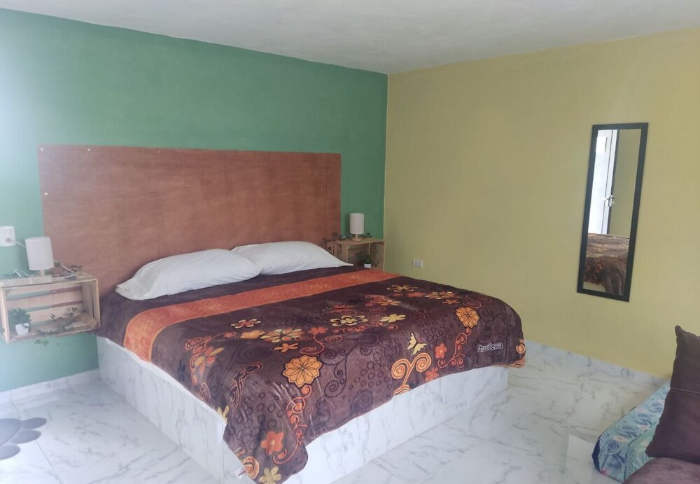 Classic Triple Room, Balcony, City View photo 1