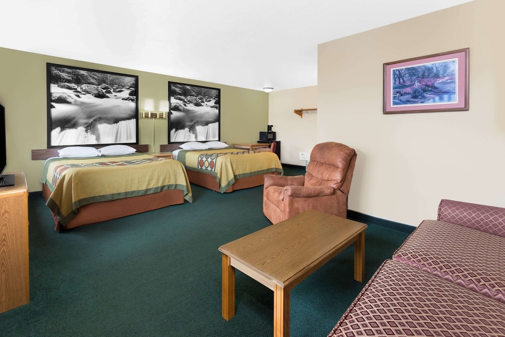 Suite, 2 Queen Beds - Photo 1