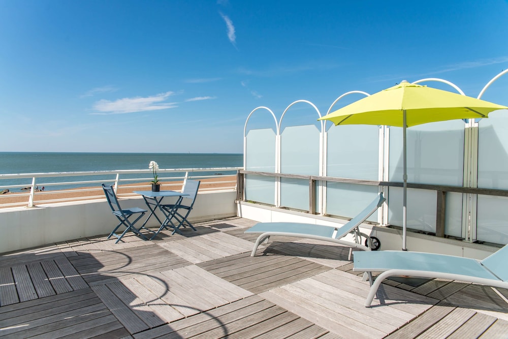 Comfort Room, 1 Double Bed, Terrace, Sea View - Photo 1